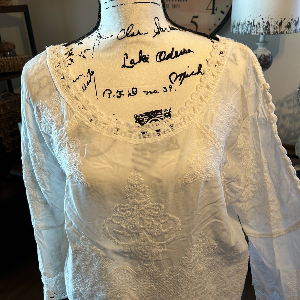 White Cotton embroidered shirt